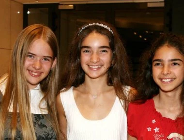 Ιφιγένεια Τζόλα: Η μικρή αδερφή από το «Νησί» έγινε πλέον 18 ετών και είναι κούκλα! (φωτό)